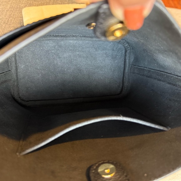 ****SOLD*****Louis Vuitton Lock & Walk - Picture 6 of 10